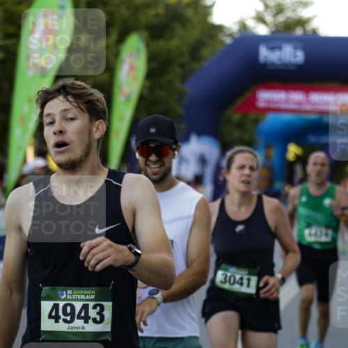 01.09.2024 - BARMER Alsterlauf Kathrin Stürmer Photography http://msf.ph/oto/6977317 01.09.2024 09:42:05 Ziel 2727, 3041, 3933, 4424, 4593, 4753, 4943, 5101, 5300, 8139, 8140 meine-sportfotos.de