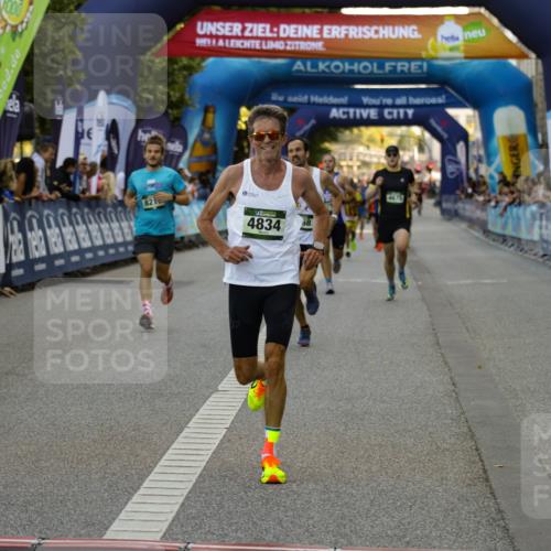 01.09.2024 - BARMER Alsterlauf Kathrin Stürmer Photography http://msf.ph/oto/6977333 01.09.2024 09:42:47 Ziel 2626, 2951, 3481, 4168, 4458, 4675, 4834, 5274, 8217 meine-sportfotos.de