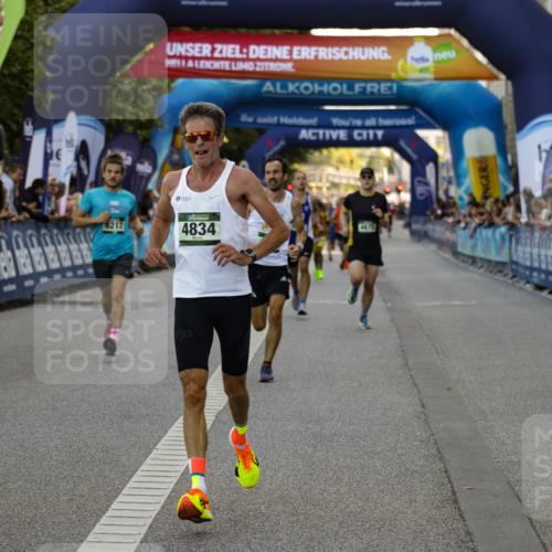 01.09.2024 - BARMER Alsterlauf Kathrin Stürmer Photography http://msf.ph/oto/6977335 01.09.2024 09:42:47 Ziel 2626, 2951, 3481, 4168, 4458, 4675, 4834, 5274, 8217 meine-sportfotos.de