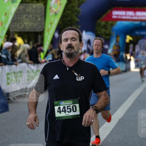 01.09.2024 - BARMER Alsterlauf Kathrin Stürmer Photography http://msf.ph/oto/6977358 01.09.2024 09:43:03 Ziel 2492, 2626, 2951, 3114, 3305, 4049, 4167, 4290, 4450, 4538, 5287, 8132, 8194, 8236, 8387 meine-sportfotos.de