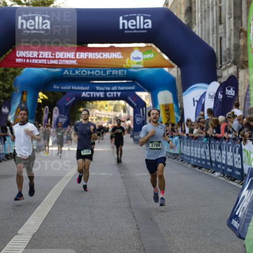 01.09.2024 - BARMER Alsterlauf Kathrin Stürmer Photography http://msf.ph/oto/6977391 01.09.2024 09:43:20 Ziel 1109, 2850, 3788, 4435, 4549, 4600, 5252, 5308 meine-sportfotos.de
