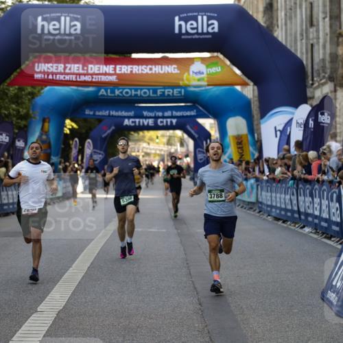01.09.2024 - BARMER Alsterlauf Kathrin Stürmer Photography http://msf.ph/oto/6977394 01.09.2024 09:43:21 Ziel 1109, 2850, 3788, 4435, 4549, 4600, 5252, 5308 meine-sportfotos.de