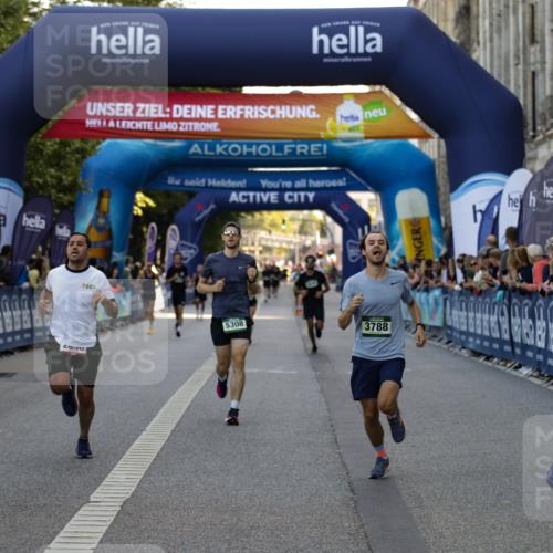 01.09.2024 - BARMER Alsterlauf Kathrin Stürmer Photography http://msf.ph/oto/6977395 01.09.2024 09:43:21 Ziel 1109, 2850, 3788, 4435, 4549, 4600, 5252, 5308 meine-sportfotos.de