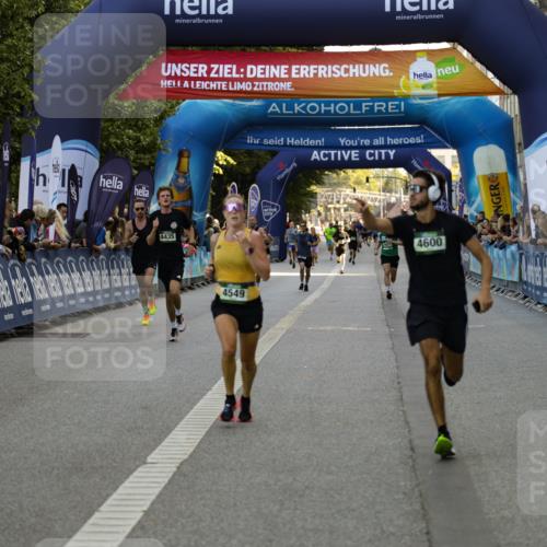 01.09.2024 - BARMER Alsterlauf Kathrin Stürmer Photography http://msf.ph/oto/6977410 01.09.2024 09:43:28 Ziel 3770, 3811, 4435, 4549, 4600, 4621, 4844, 5308 meine-sportfotos.de
