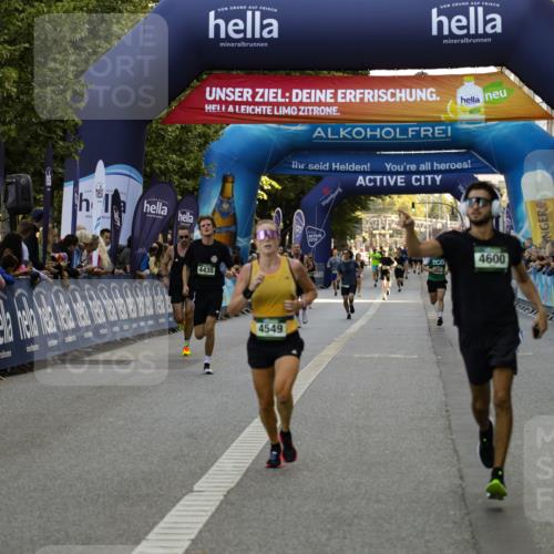 01.09.2024 - BARMER Alsterlauf Kathrin Stürmer Photography http://msf.ph/oto/6977412 01.09.2024 09:43:28 Ziel 3770, 3811, 4435, 4549, 4600, 4621, 4844, 5308 meine-sportfotos.de