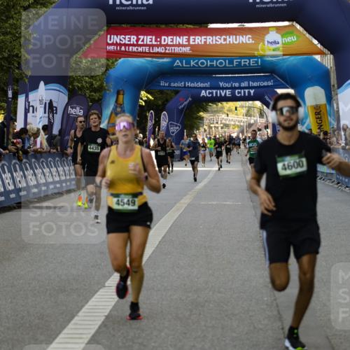 01.09.2024 - BARMER Alsterlauf Kathrin Stürmer Photography http://msf.ph/oto/6977416 01.09.2024 09:43:29 Ziel 3770, 3811, 4435, 4549, 4600, 4621, 4844 meine-sportfotos.de