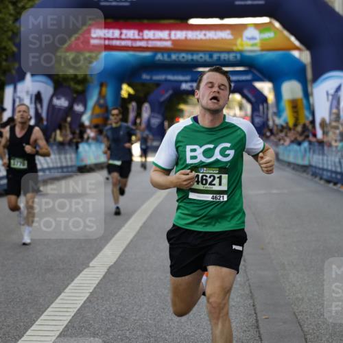 01.09.2024 - BARMER Alsterlauf Kathrin Stürmer Photography http://msf.ph/oto/6977421 01.09.2024 09:43:36 Ziel 2229, 3524, 3770, 3790, 3811, 3949, 4435, 4621, 4844, 8058 meine-sportfotos.de