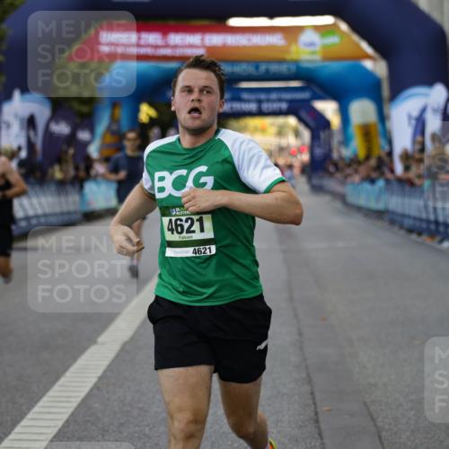 01.09.2024 - BARMER Alsterlauf Kathrin Stürmer Photography http://msf.ph/oto/6977423 01.09.2024 09:43:37 Ziel 2229, 3524, 3770, 3790, 3811, 3949, 3987, 4621, 4844, 8058 meine-sportfotos.de
