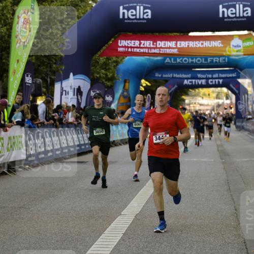 01.09.2024 - BARMER Alsterlauf Kathrin Stürmer Photography http://msf.ph/oto/6977435 01.09.2024 09:43:56 Ziel 2272, 2457, 2659, 3441, 3850, 3865, 4664, 8061 meine-sportfotos.de