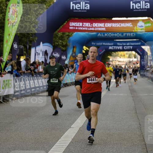 01.09.2024 - BARMER Alsterlauf Kathrin Stürmer Photography http://msf.ph/oto/6977437 01.09.2024 09:43:56 Ziel 2272, 2457, 2659, 3441, 3850, 3865, 4664, 8061 meine-sportfotos.de