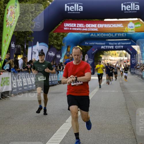 01.09.2024 - BARMER Alsterlauf Kathrin Stürmer Photography http://msf.ph/oto/6977440 01.09.2024 09:43:57 Ziel 2272, 2457, 2659, 3441, 3850, 3865, 4664, 4777, 8061 meine-sportfotos.de