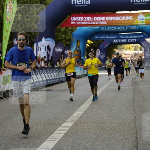 01.09.2024 - BARMER Alsterlauf Kathrin Stürmer Photography http://msf.ph/oto/6977441 01.09.2024 09:44:01 Ziel 2272, 2457, 2502, 2659, 2724, 3016, 3763, 3850, 3865, 4664, 4777, 8061, 8288 meine-sportfotos.de