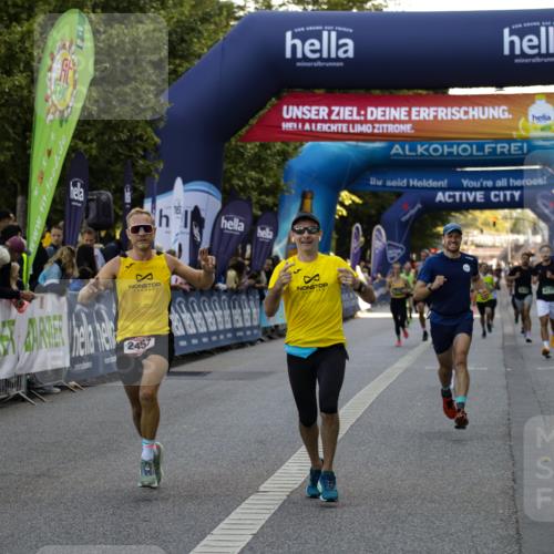 01.09.2024 - BARMER Alsterlauf Kathrin Stürmer Photography http://msf.ph/oto/6977450 01.09.2024 09:44:03 Ziel 2256, 2272, 2457, 2502, 2659, 2724, 3016, 3763, 3865, 4664, 4777, 4840, 8288 meine-sportfotos.de