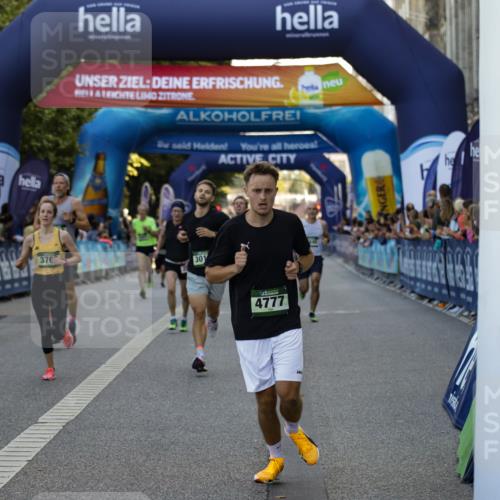 01.09.2024 - BARMER Alsterlauf Kathrin Stürmer Photography http://msf.ph/oto/6977453 01.09.2024 09:44:09 Ziel 2256, 2268, 2272, 2502, 2724, 3016, 3151, 3463, 3763, 4166, 4664, 4777, 4840, 5093, 8075, 8155, 8288 meine-sportfotos.de