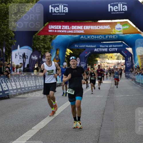 01.09.2024 - BARMER Alsterlauf Kathrin Stürmer Photography http://msf.ph/oto/6977494 01.09.2024 09:44:46 Ziel 2021, 2407, 3806, 3814, 3899, 4040, 4377, 4747, 4772, 4987, 8280 meine-sportfotos.de