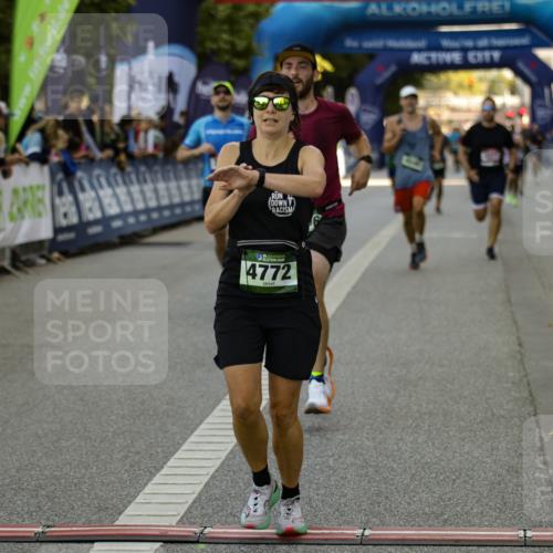 01.09.2024 - BARMER Alsterlauf Kathrin Stürmer Photography http://msf.ph/oto/6977507 01.09.2024 09:44:54 Ziel 2021, 2104, 2407, 3132, 3806, 3814, 4040, 4377, 4644, 4772, 5100 meine-sportfotos.de