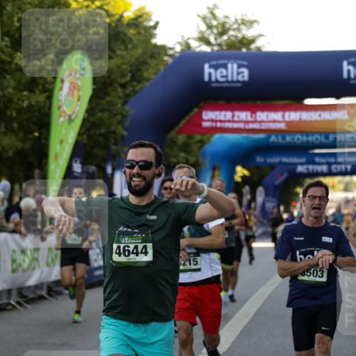 01.09.2024 - BARMER Alsterlauf Kathrin Stürmer Photography http://msf.ph/oto/6977528 01.09.2024 09:45:07 Ziel 2708, 3215, 3290, 3503, 3545, 3597, 3756, 4143, 4328, 4368, 4644, 5089, 5151, 5247, 5279, 8099 meine-sportfotos.de