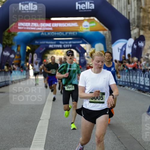 01.09.2024 - BARMER Alsterlauf Kathrin Stürmer Photography http://msf.ph/oto/6977540 01.09.2024 09:46:07 Ziel 2043, 2495, 2528, 2861, 2926, 3225, 3941, 4180, 4326, 4400, 4408, 4776, 4796, 4839, 5005, 5024, 5203 meine-sportfotos.de