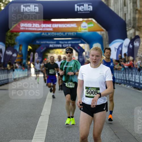 01.09.2024 - BARMER Alsterlauf Kathrin Stürmer Photography http://msf.ph/oto/6977541 01.09.2024 09:46:08 Ziel 2043, 2495, 2528, 2861, 2926, 3225, 3941, 4326, 4400, 4776, 4796, 4839, 5005, 5024, 5203 meine-sportfotos.de