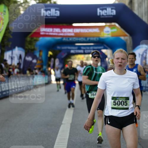 01.09.2024 - BARMER Alsterlauf Kathrin Stürmer Photography http://msf.ph/oto/6977544 01.09.2024 09:46:08 Ziel 2043, 2495, 2528, 2861, 2926, 3225, 3941, 4326, 4400, 4776, 4796, 4839, 5005, 5024, 5203 meine-sportfotos.de