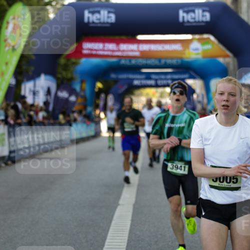 01.09.2024 - BARMER Alsterlauf Kathrin Stürmer Photography http://msf.ph/oto/6977547 01.09.2024 09:46:08 Ziel 2043, 2495, 2528, 2861, 2926, 3225, 3941, 4326, 4400, 4776, 4796, 4839, 5005, 5024, 5203 meine-sportfotos.de
