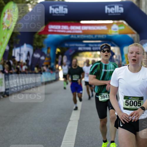 01.09.2024 - BARMER Alsterlauf Kathrin Stürmer Photography http://msf.ph/oto/6977548 01.09.2024 09:46:08 Ziel 2043, 2495, 2528, 2861, 2926, 3225, 3941, 4326, 4400, 4776, 4796, 4839, 5005, 5024, 5203 meine-sportfotos.de