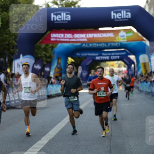 01.09.2024 - BARMER Alsterlauf Kathrin Stürmer Photography http://msf.ph/oto/6977549 01.09.2024 09:46:15 Ziel 2043, 2279, 2495, 2926, 3150, 3225, 4400, 4776, 4796, 4811, 4839, 4948, 4968, 5203 meine-sportfotos.de