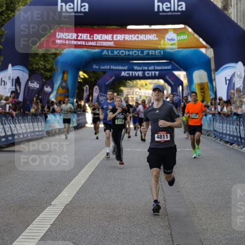 01.09.2024 - BARMER Alsterlauf Kathrin Stürmer Photography http://msf.ph/oto/6977555 01.09.2024 09:46:23 Ziel 2279, 2469, 2810, 3150, 3193, 3411, 3715, 4118, 4400, 4671, 4811, 4948, 4968, 5080, 5173, 8091, 8168, 8372, 8384 meine-sportfotos.de