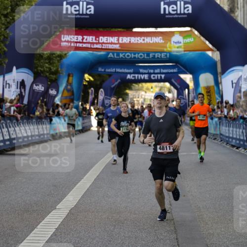 01.09.2024 - BARMER Alsterlauf Kathrin Stürmer Photography http://msf.ph/oto/6977556 01.09.2024 09:46:23 Ziel 2279, 2469, 2810, 3150, 3193, 3411, 3715, 4118, 4400, 4671, 4811, 4948, 4968, 5080, 5173, 8091, 8168, 8372, 8384 meine-sportfotos.de