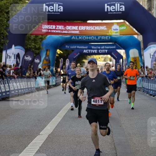 01.09.2024 - BARMER Alsterlauf Kathrin Stürmer Photography http://msf.ph/oto/6977561 01.09.2024 09:46:24 Ziel 2279, 2469, 2810, 3150, 3193, 3411, 3715, 4118, 4671, 4811, 4948, 4968, 5080, 5173, 8091, 8168, 8372, 8384 meine-sportfotos.de