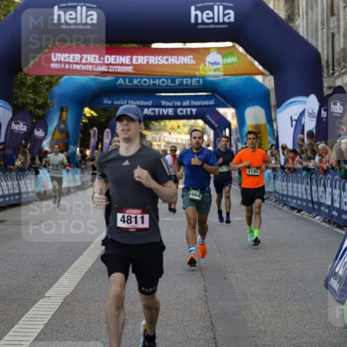 01.09.2024 - BARMER Alsterlauf Kathrin Stürmer Photography http://msf.ph/oto/6977565 01.09.2024 09:46:24 Ziel 2279, 2469, 2810, 3150, 3193, 3411, 3715, 4118, 4671, 4811, 4948, 4968, 5080, 5173, 8091, 8168, 8372, 8384 meine-sportfotos.de