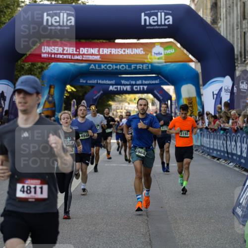 01.09.2024 - BARMER Alsterlauf Kathrin Stürmer Photography http://msf.ph/oto/6977570 01.09.2024 09:46:25 Ziel 2279, 2469, 2756, 2810, 3150, 3193, 3411, 3576, 3715, 4118, 4323, 4671, 4811, 4948, 4968, 5080, 5173, 8091, 8168, 8372, 8384 meine-sportfotos.de