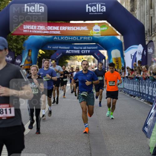 01.09.2024 - BARMER Alsterlauf Kathrin Stürmer Photography http://msf.ph/oto/6977571 01.09.2024 09:46:25 Ziel 2279, 2469, 2756, 2810, 3150, 3193, 3411, 3576, 3715, 4118, 4323, 4671, 4811, 4948, 4968, 5080, 5173, 8091, 8168, 8372, 8384 meine-sportfotos.de