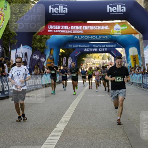 01.09.2024 - BARMER Alsterlauf Kathrin Stürmer Photography http://msf.ph/oto/6977611 01.09.2024 09:47:05 Ziel 2074, 2324, 2440, 2882, 3073, 3087, 3459, 3939, 4201, 4284, 4617, 4877 meine-sportfotos.de