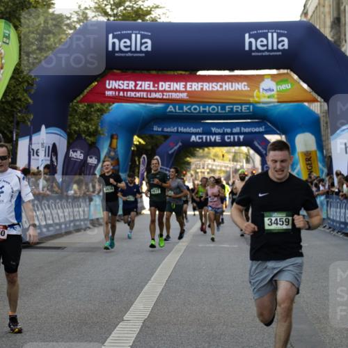 01.09.2024 - BARMER Alsterlauf Kathrin Stürmer Photography http://msf.ph/oto/6977621 01.09.2024 09:47:07 Ziel 2074, 2090, 2324, 2440, 2882, 3073, 3087, 3459, 3939, 4201, 4284, 4617, 4877, 5060, 5076 meine-sportfotos.de