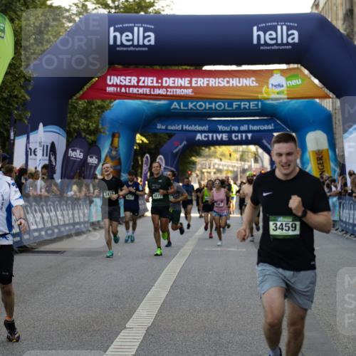 01.09.2024 - BARMER Alsterlauf Kathrin Stürmer Photography http://msf.ph/oto/6977622 01.09.2024 09:47:07 Ziel 2074, 2090, 2324, 2440, 2882, 3073, 3087, 3459, 3939, 4201, 4284, 4617, 4877, 5060, 5076 meine-sportfotos.de