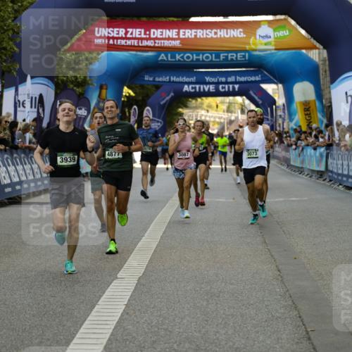 01.09.2024 - BARMER Alsterlauf Kathrin Stürmer Photography http://msf.ph/oto/6977624 01.09.2024 09:47:10 Ziel 2074, 2090, 2324, 2440, 2882, 3073, 3087, 3459, 3939, 4201, 4284, 4617, 4877, 5060, 5076 meine-sportfotos.de