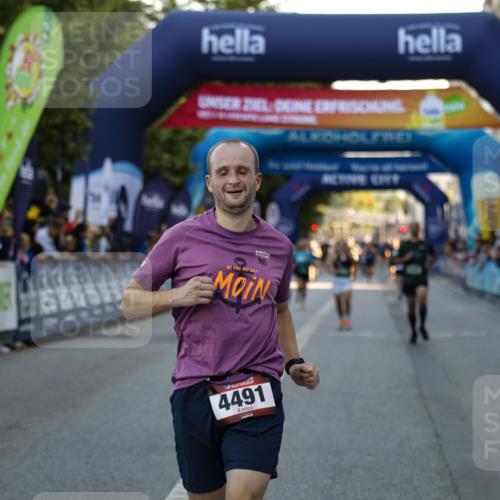 01.09.2024 - BARMER Alsterlauf Kathrin Stürmer Photography http://msf.ph/oto/6977648 01.09.2024 09:47:39 Ziel 2080, 2720, 3003, 3064, 4159, 4491, 8119, 8221 meine-sportfotos.de