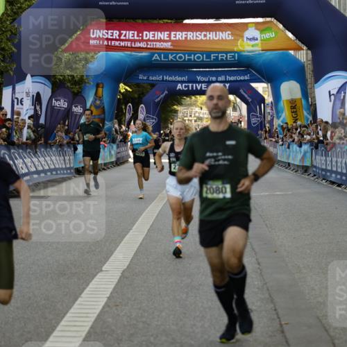 01.09.2024 - BARMER Alsterlauf Kathrin Stürmer Photography http://msf.ph/oto/6977660 01.09.2024 09:47:45 Ziel 2080, 2720, 3064, 4064, 4159, 4249, 5004, 8221, 8241 meine-sportfotos.de