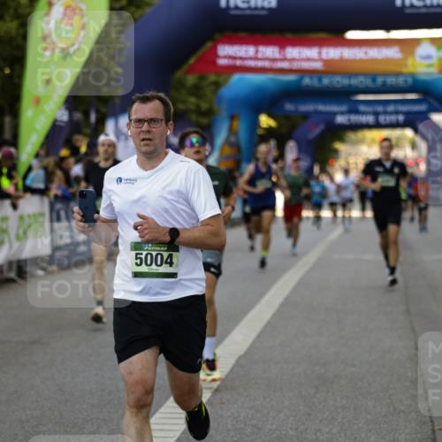 01.09.2024 - BARMER Alsterlauf Kathrin Stürmer Photography http://msf.ph/oto/6977669 01.09.2024 09:47:54 Ziel 3064, 4064, 4198, 4249, 4256, 5004, 5043, 8118, 8221, 8241 meine-sportfotos.de