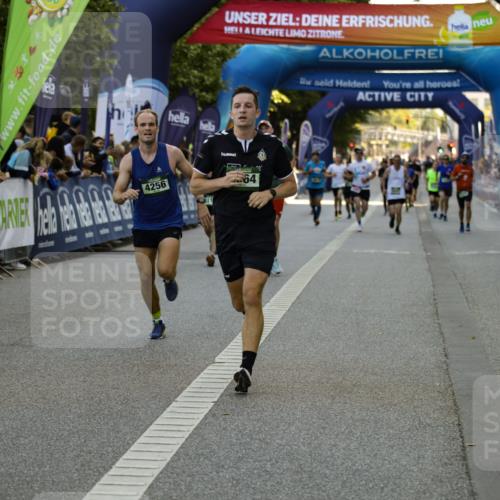 01.09.2024 - BARMER Alsterlauf Kathrin Stürmer Photography http://msf.ph/oto/6977674 01.09.2024 09:47:57 Ziel 2822, 3289, 4064, 4198, 4249, 4256, 4412, 4419, 4614, 5004, 5043, 5136, 8118, 8241, 8383 meine-sportfotos.de
