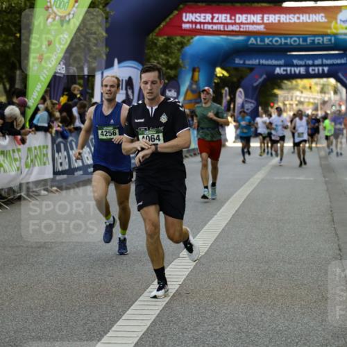01.09.2024 - BARMER Alsterlauf Kathrin Stürmer Photography http://msf.ph/oto/6977677 01.09.2024 09:47:57 Ziel 2822, 3289, 4064, 4198, 4249, 4256, 4412, 4419, 4614, 5004, 5043, 5136, 8118, 8241, 8383 meine-sportfotos.de