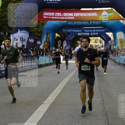 01.09.2024 - BARMER Alsterlauf Kathrin Stürmer Photography http://msf.ph/oto/6977682 01.09.2024 09:48:29 Ziel 2623, 2773, 2879, 2986, 3462, 4356, 4438, 4560, 4709, 4812, 4874, 4920, 5083, 5088, 5161, 5175 meine-sportfotos.de