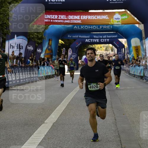 01.09.2024 - BARMER Alsterlauf Kathrin Stürmer Photography http://msf.ph/oto/6977683 01.09.2024 09:48:29 Ziel 2623, 2773, 2879, 2986, 3462, 4356, 4438, 4560, 4709, 4812, 4874, 4920, 5083, 5088, 5161, 5175 meine-sportfotos.de