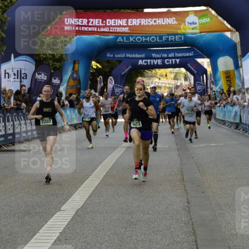 01.09.2024 - BARMER Alsterlauf Kathrin Stürmer Photography http://msf.ph/oto/6977693 01.09.2024 09:48:58 Ziel 2207, 2504, 2613, 3446, 3473, 3560, 3629, 3640, 3810, 4119, 4595, 4848, 4861, 5015, 5168, 8169, 8176, 8205, 8228 meine-sportfotos.de