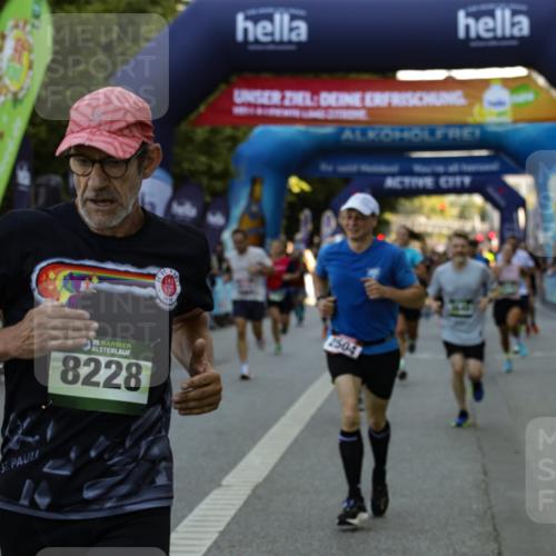01.09.2024 - BARMER Alsterlauf Kathrin Stürmer Photography http://msf.ph/oto/6977697 01.09.2024 09:49:02 Ziel 2207, 2504, 2613, 3446, 3473, 3629, 3640, 3810, 4119, 4415, 4416, 4545, 4595, 4848, 4861, 4935, 5015, 8040, 8169, 8176, 8205, 8228, 8250, 8306 meine-sportfotos.de