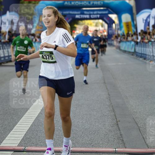 01.09.2024 - BARMER Alsterlauf Kathrin Stürmer Photography http://msf.ph/oto/6977792 01.09.2024 09:51:55 Ziel 2717, 3112, 3133, 3605, 3942, 4375, 4958, 5087, 5139, 5268, 5277 meine-sportfotos.de