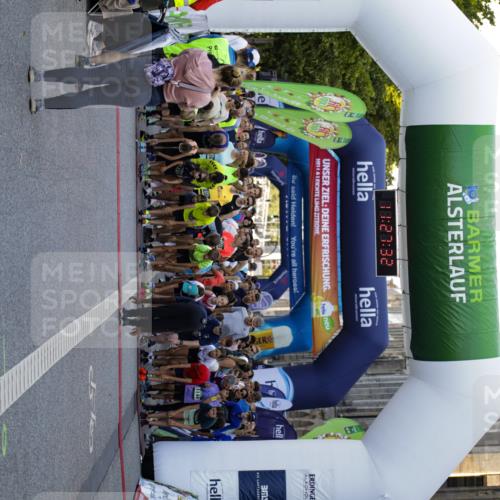 01.09.2024 - BARMER Alsterlauf Kathrin Stürmer Photography http://msf.ph/oto/6978161 01.09.2024 11:27:32 Ziel  meine-sportfotos.de