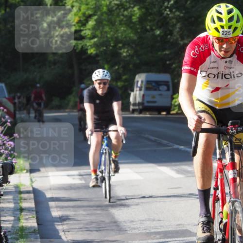 08.09.2024 - Stadtparktriathlon Zöllner http://msf.ph/oto/6988274 08.09.2024 10:08:40 Radfahren 205, 225, 228, 229, 238, 255 meine-sportfotos.de