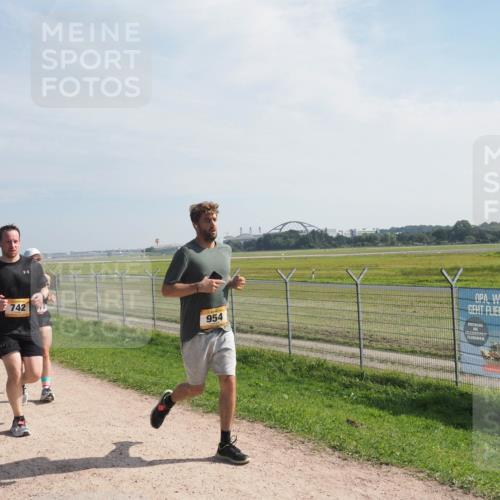 08.09.2024 - Airport Race Miley Keyser http://msf.ph/oto/6994263 08.09.2024 12:15:06 Laufen OLYMPUS, DIGITAL, CAMERA meine-sportfotos.de